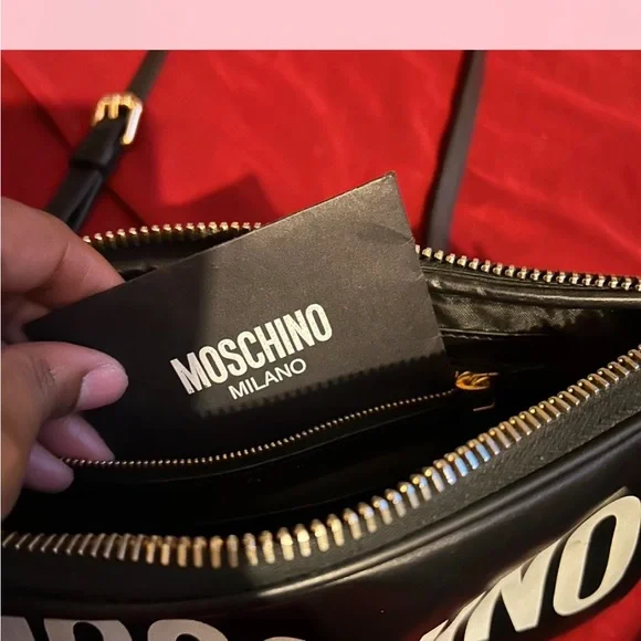 Moschino Black and Gold Interior Bag - Picture 4 of 4
